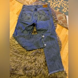 Levi’s “WEDGIE Straight” Distressed button Fly Jeans  great condition - Sz 30
